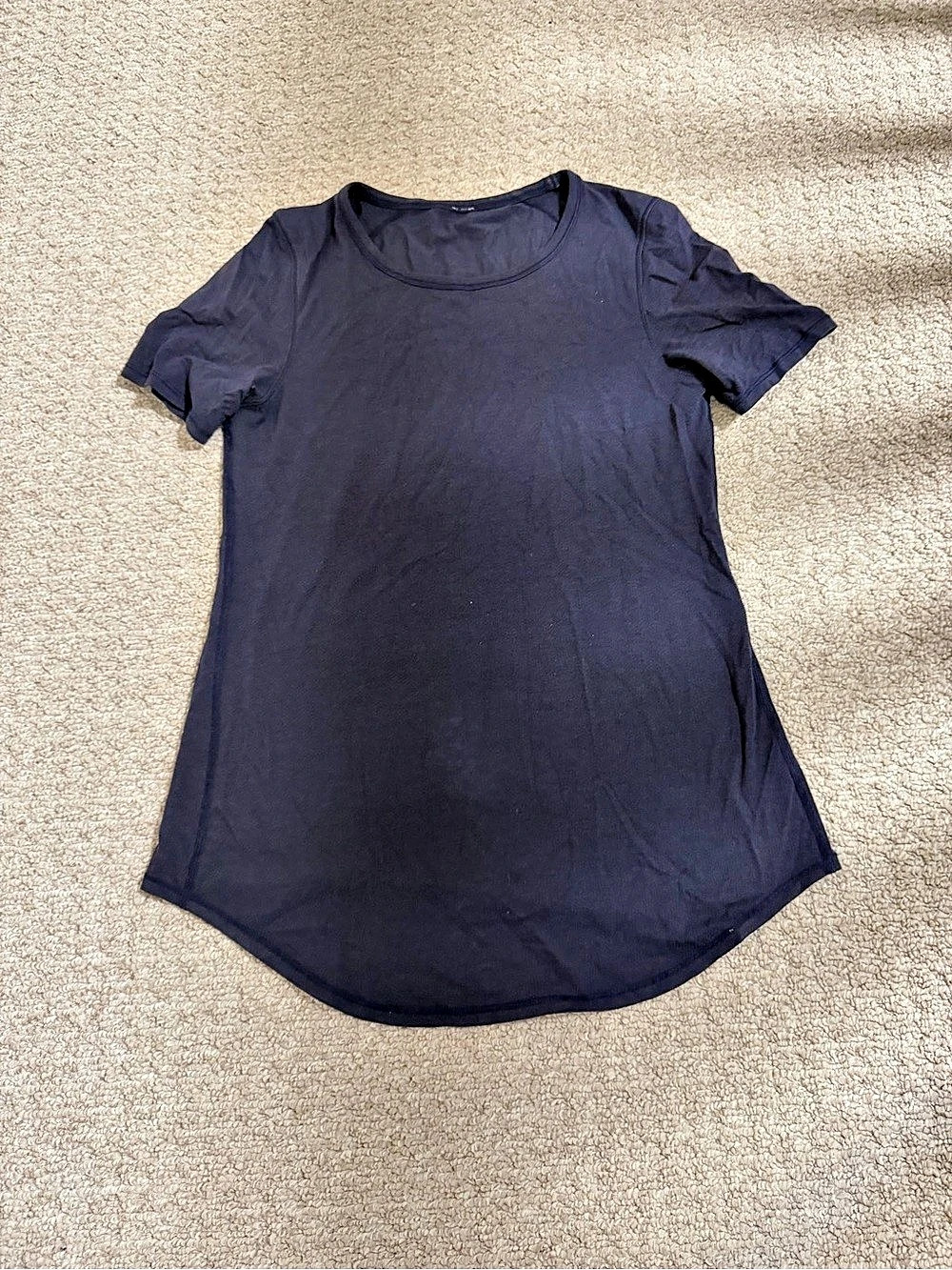 Lululemon Back in Action Short-Sleeve Shirt Short Sleeve Curved Hem Top in Purpl